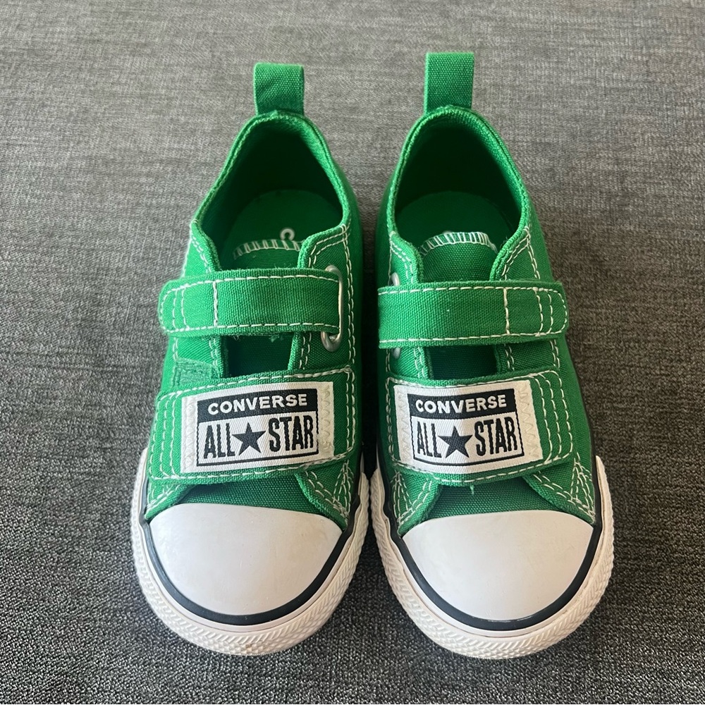 Converse Toddler Kids size 7 Sneakers in Vibrant Green